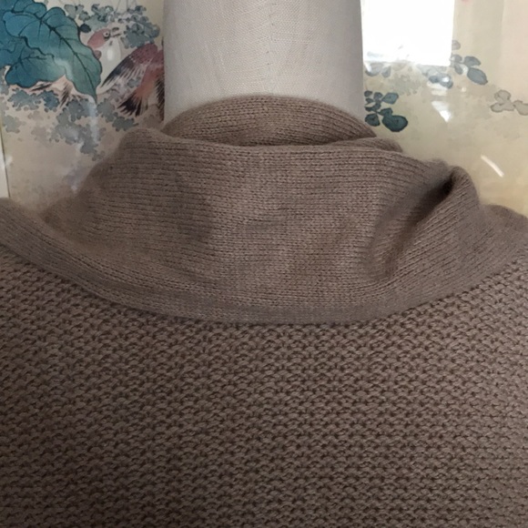 XXS Ann Taylor Short Sleeved, Open Front, Long Knitted Cardigan - Picture 5 of 8